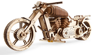 Test et avis sur la maquette moto en bois Ugears VM-02