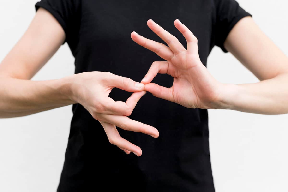 Comment devenir interprète en langue des signes