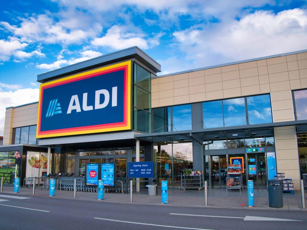 Alerte Bon Plan Les Sandales Aldi à Moins de 10 Euros qui Créent le Buzz et que Tout le Monde s'Arrache !