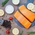 Découvrez la vraie technique pour identifier un saumon trop gras avant de l'acheter